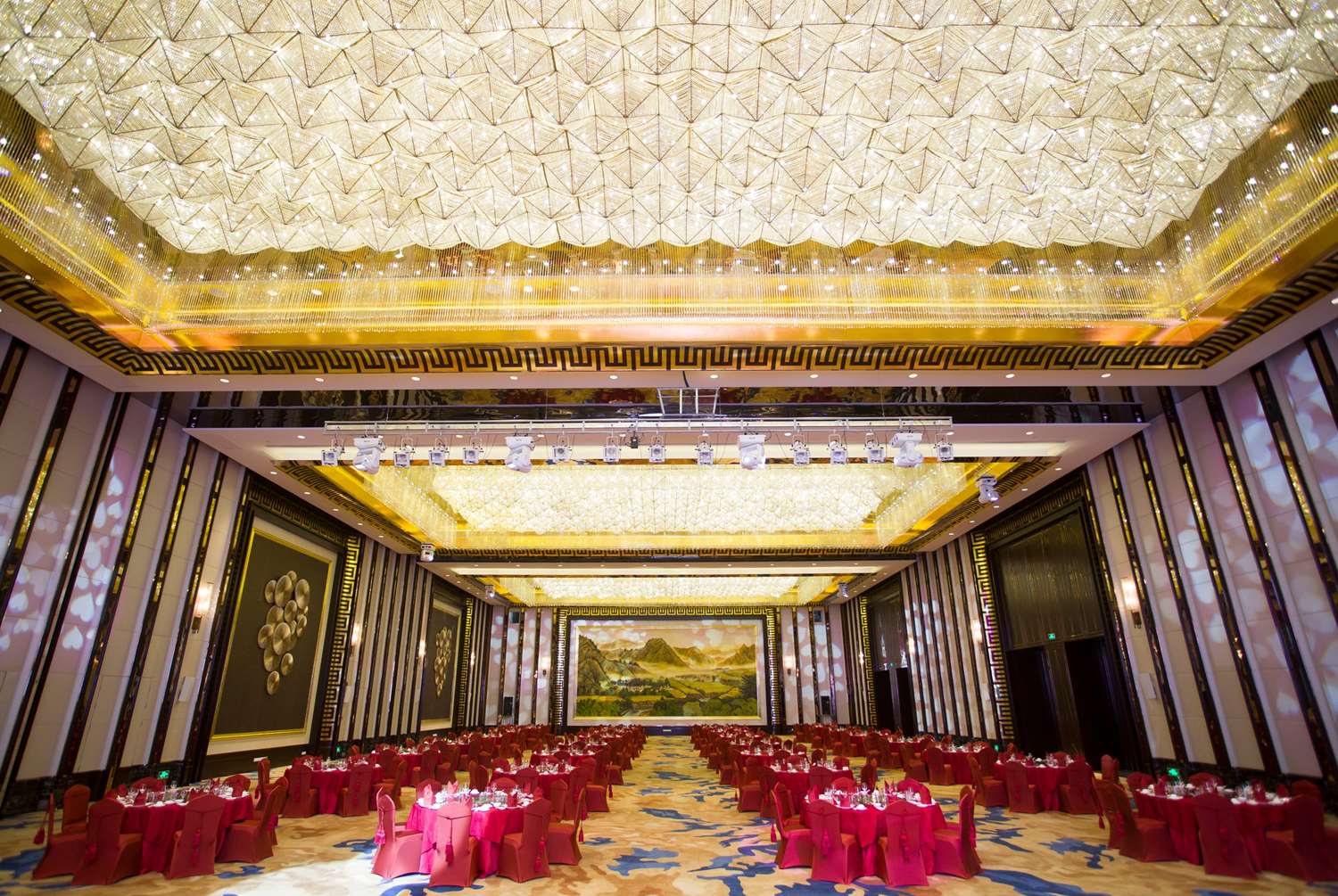 Howard Johnson by Wyndham Changsheng Plaza Meizhou 6/13