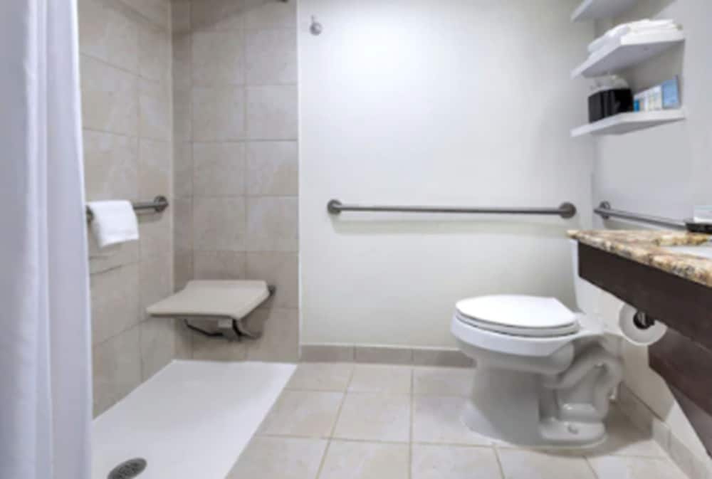 Voco Times Square South - An IHG Hotel 75/75