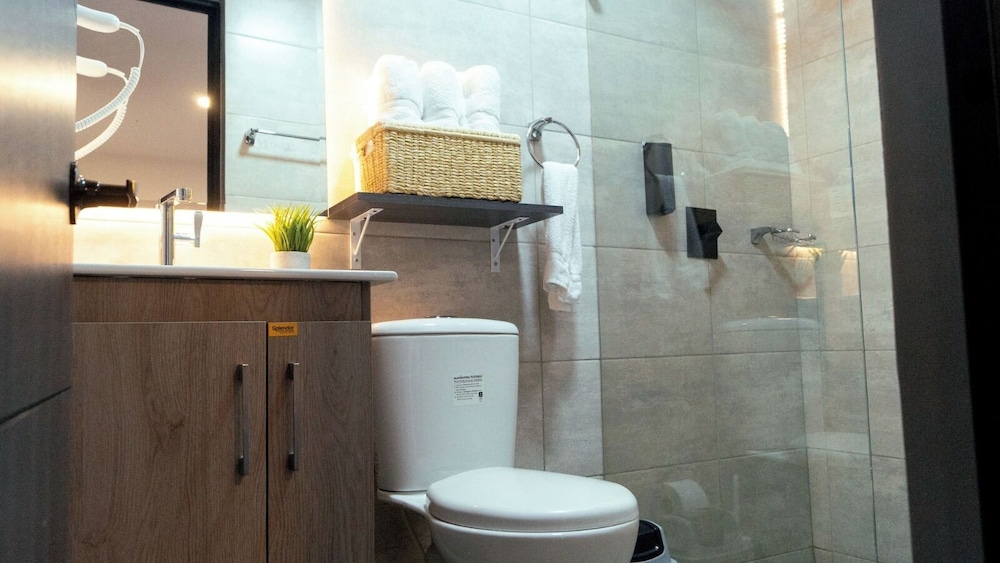 Reyes House Bogota 35/40