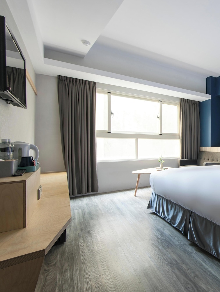 Sparrow Hotel 17/37