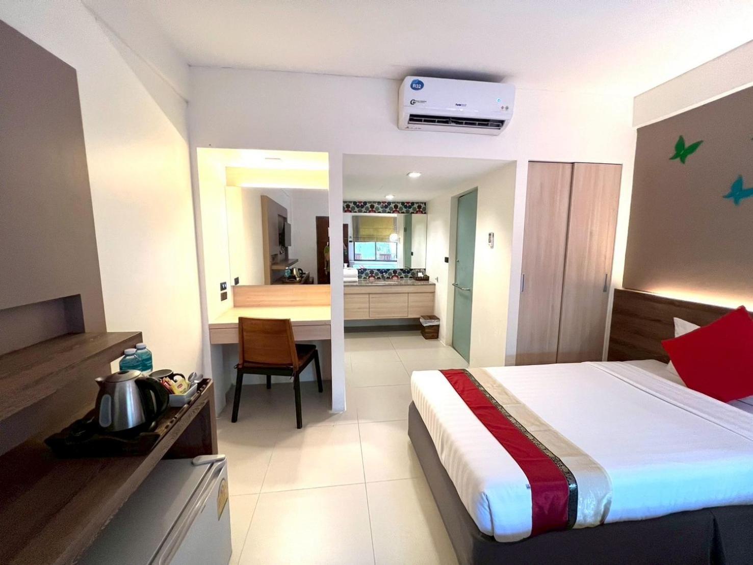 Oasis, Deluxe, Double or Twin Bed
