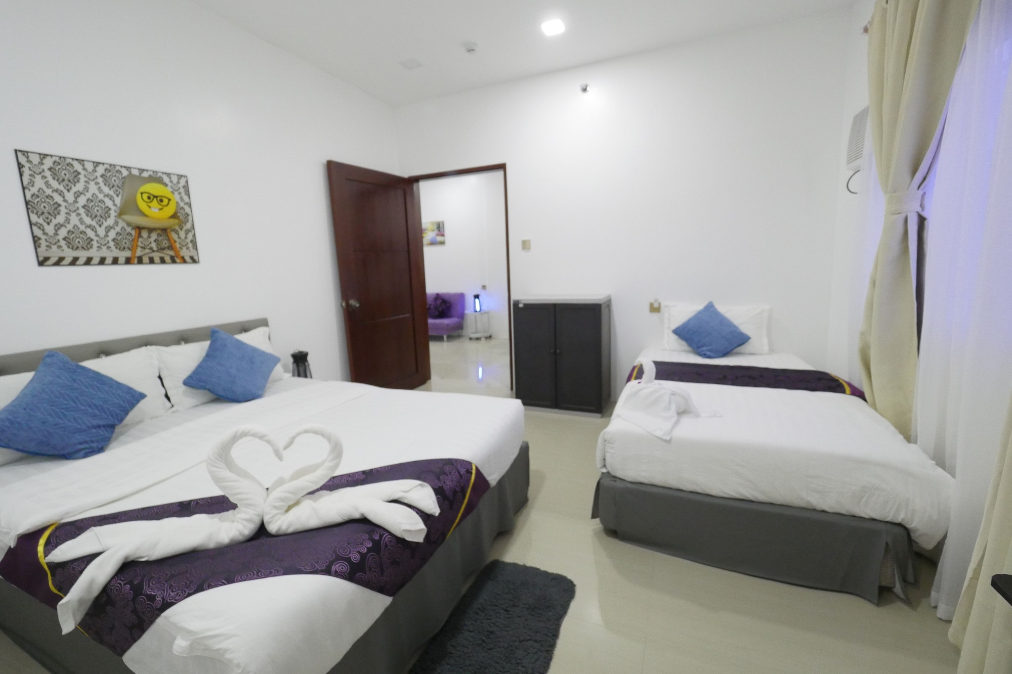 2 BEDROOMS, FAMILY SUITE, KITCHEN