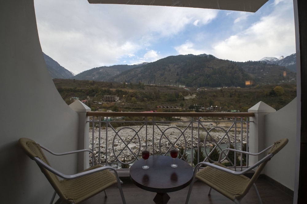 Mastiff Grand Manali Resort 50/50