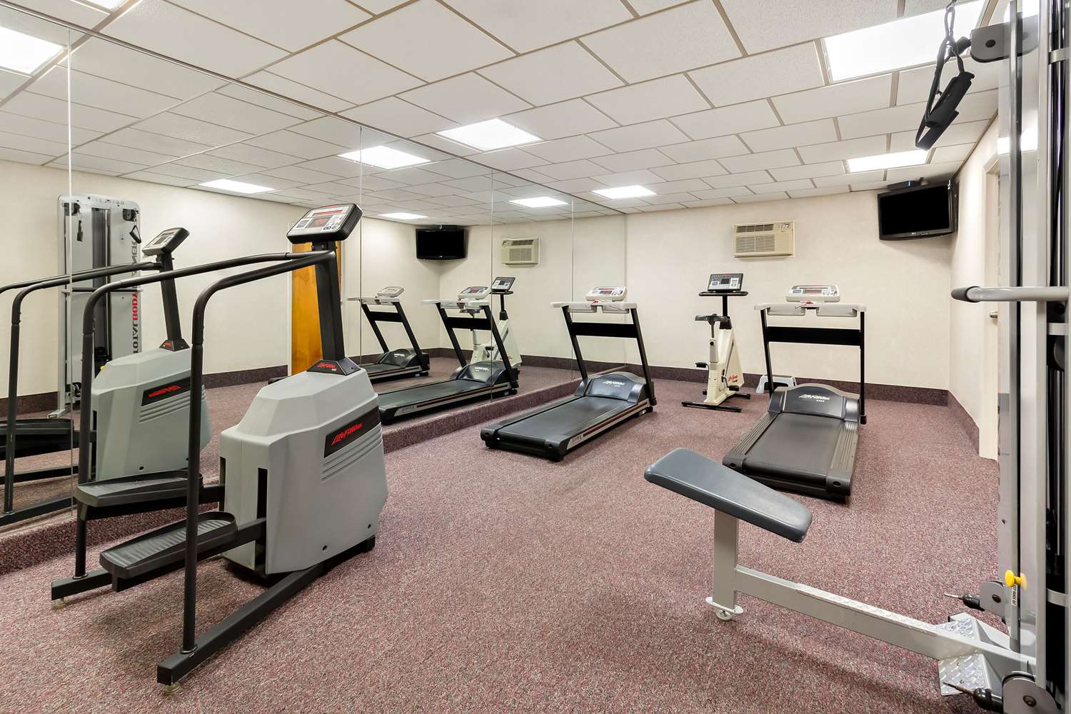 Comfort Inn Somerset 18/35
