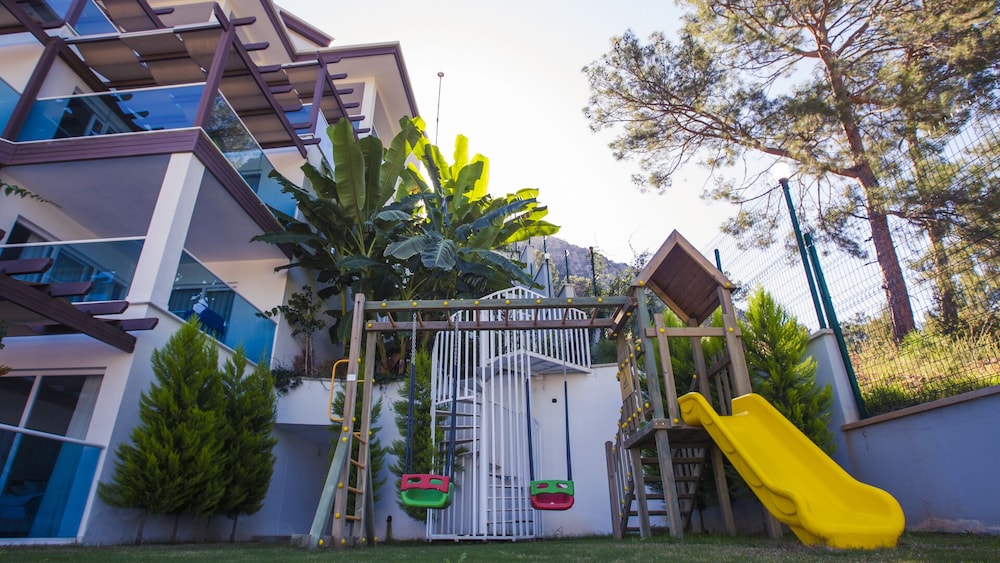 Garcia Resort and Spa 55/63