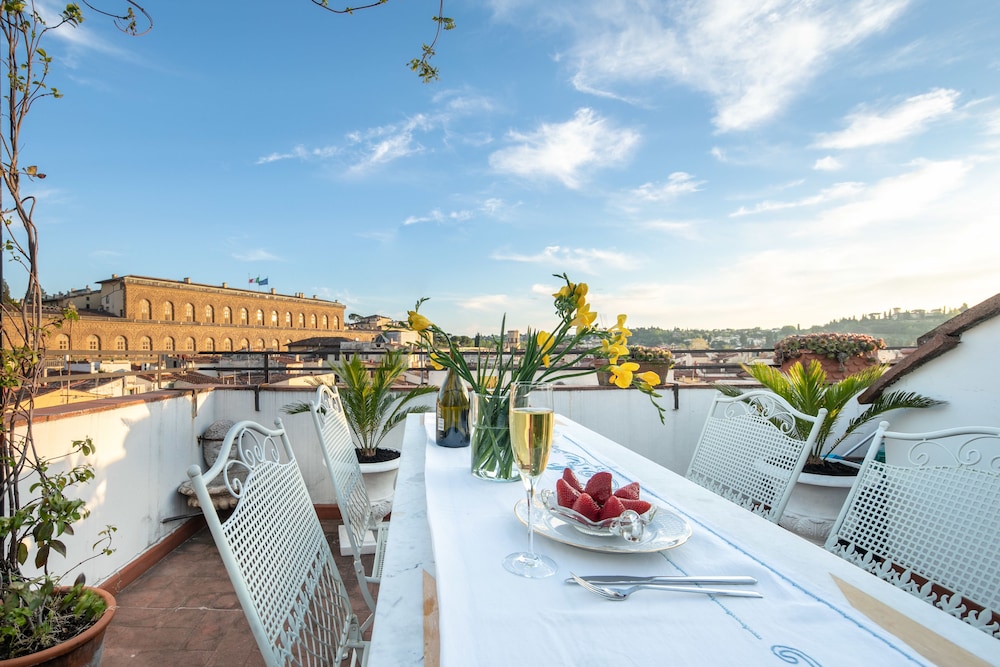 Pitti Luxury Terrace 18/23
