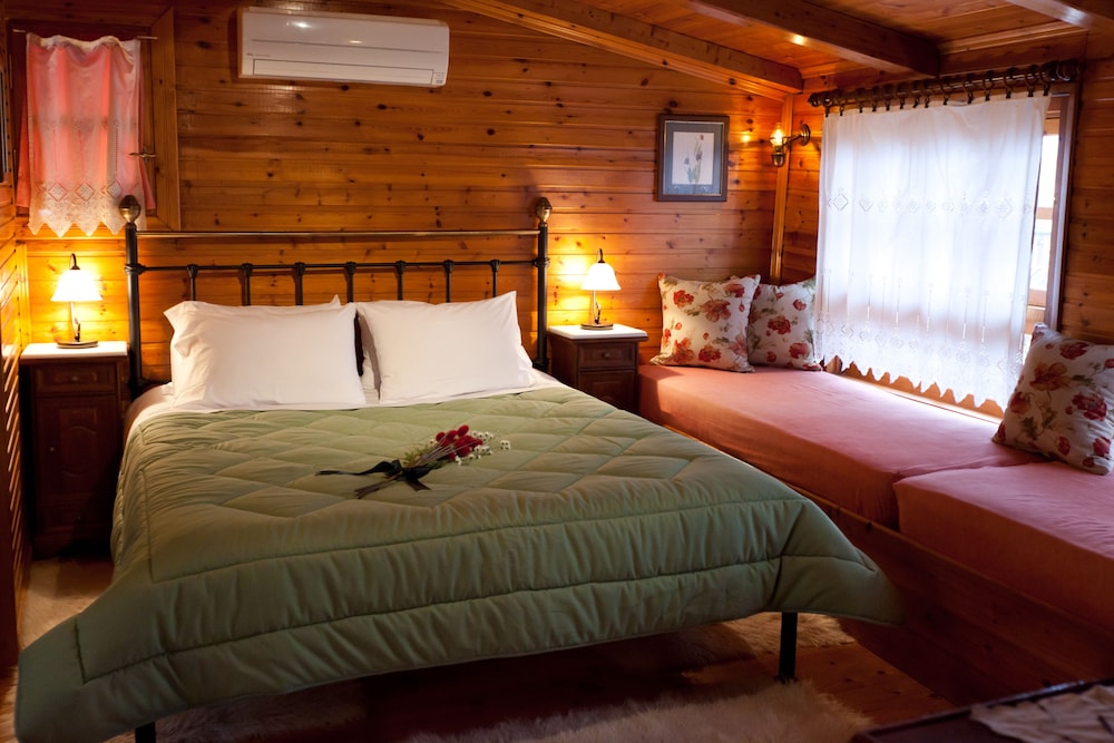 Suite, Double and Twin Beds, Sea View, Balcony