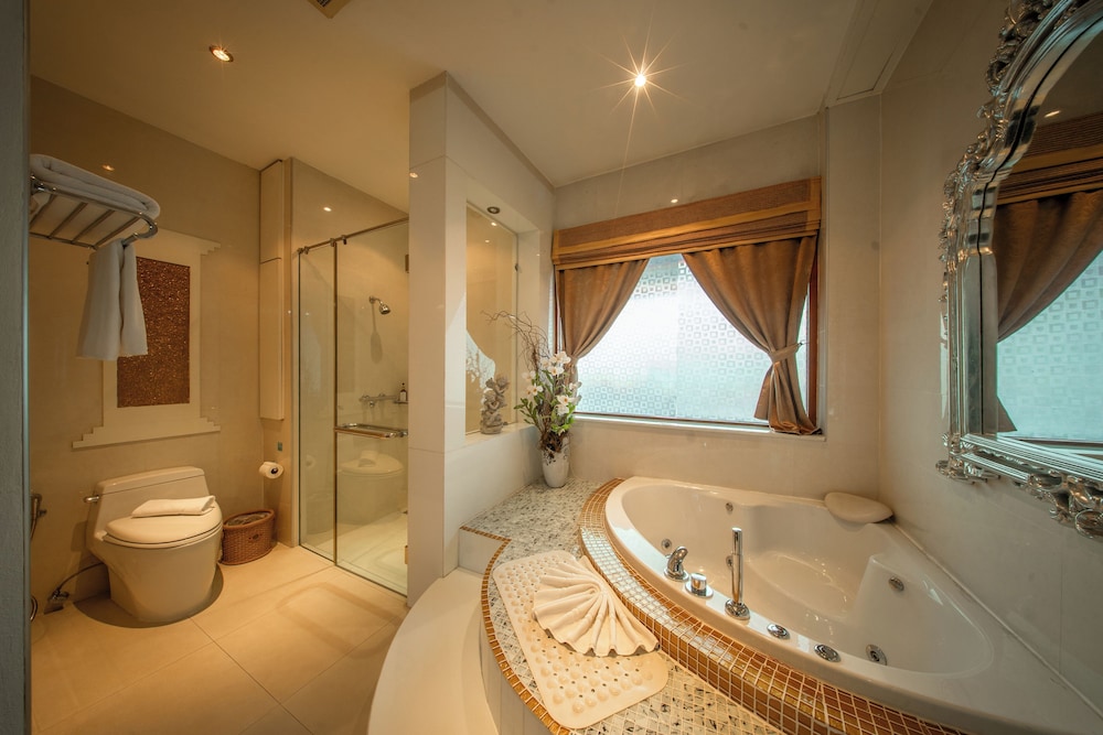 2 Bedrooms, Grand, Residence, Suite, Twin Beds, King Bed, Sofa، Kodchasri Thani Hotel Chiangmai 8/9