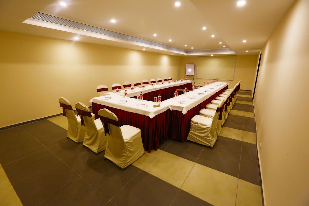 Grand Serenaa Hotel And Resorts 17/31