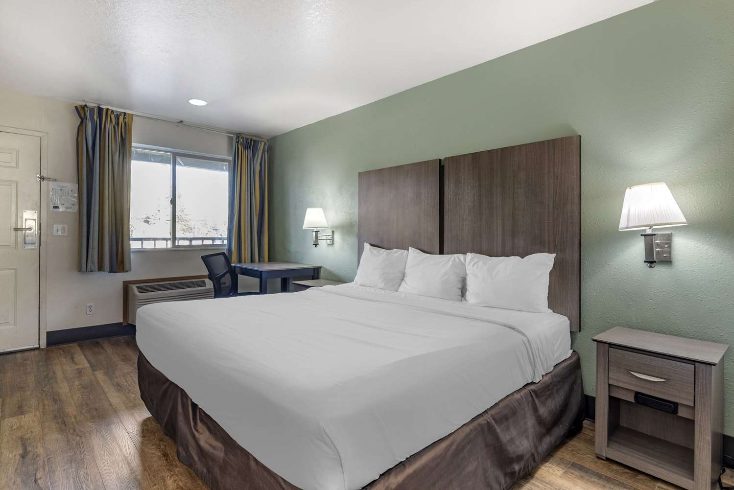 Room, King Bed