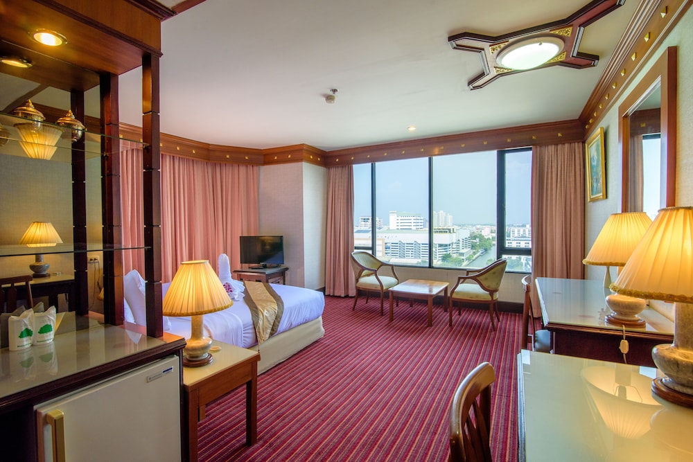Alexander Hotel 19/50
