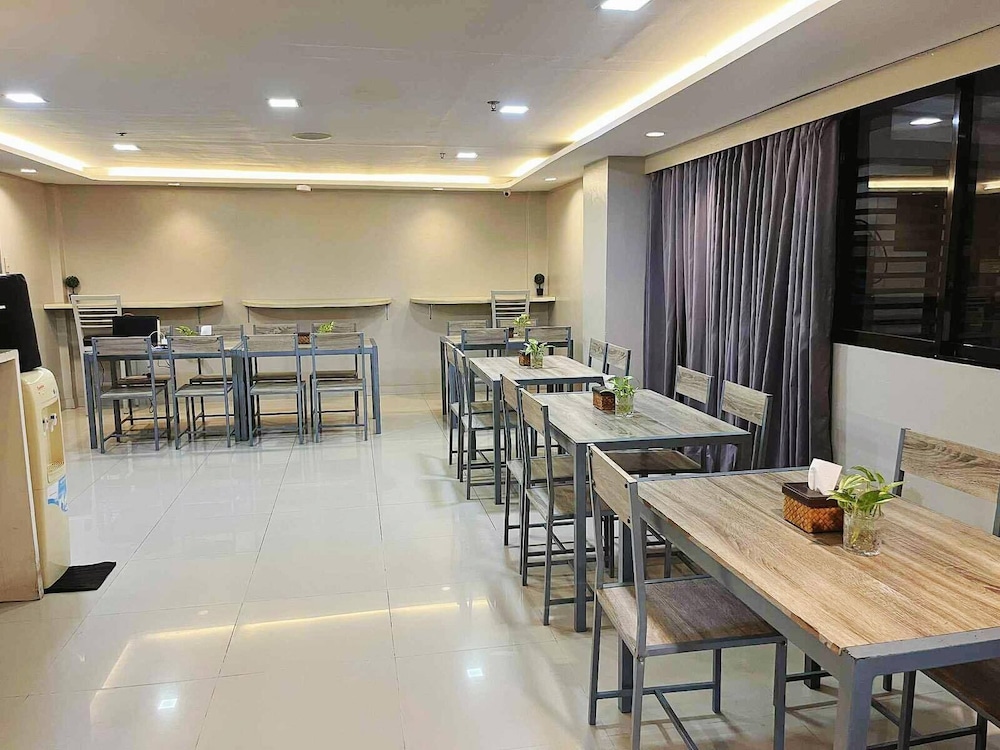 Travelbee Business Inn 37/49