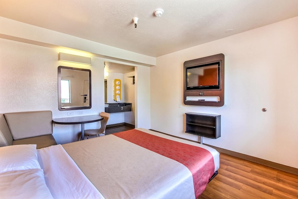 Motel6 Watsonville, CA - Monterey Area 29/64