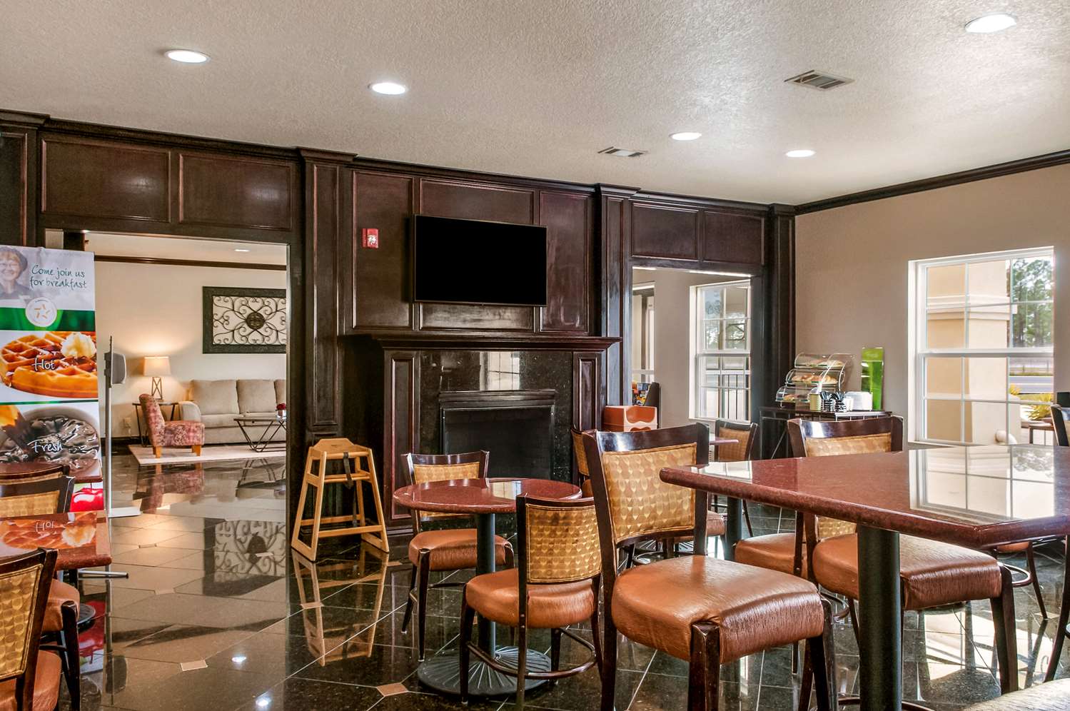 Quality Inn & Suites Slidell LA 40/52