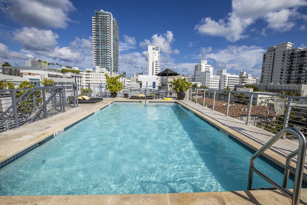Riviera Suites South Beach 58/65