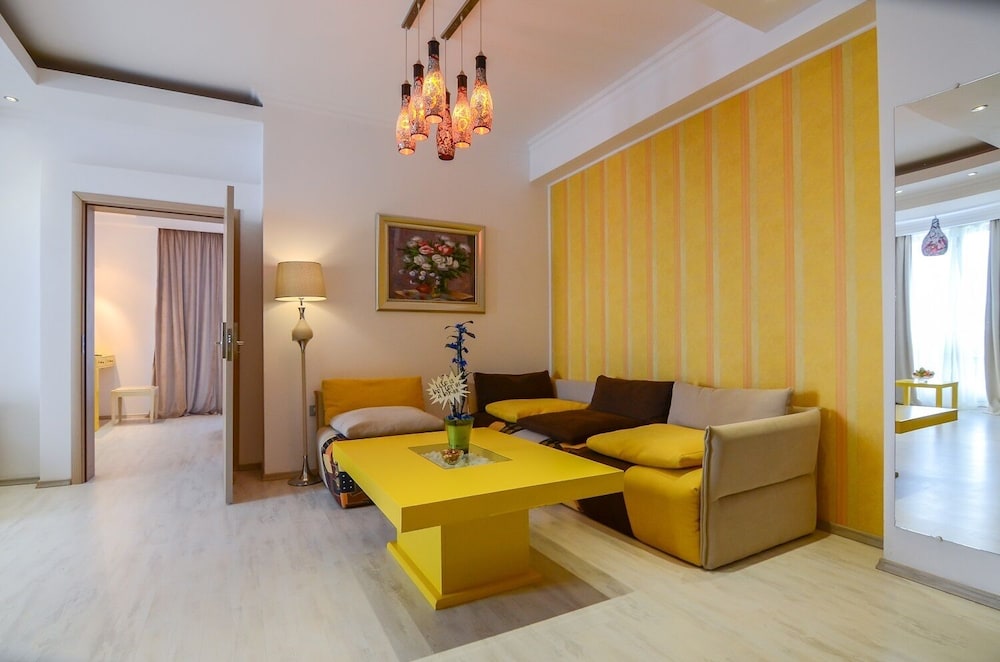 Phoenicia Luxury 37/55