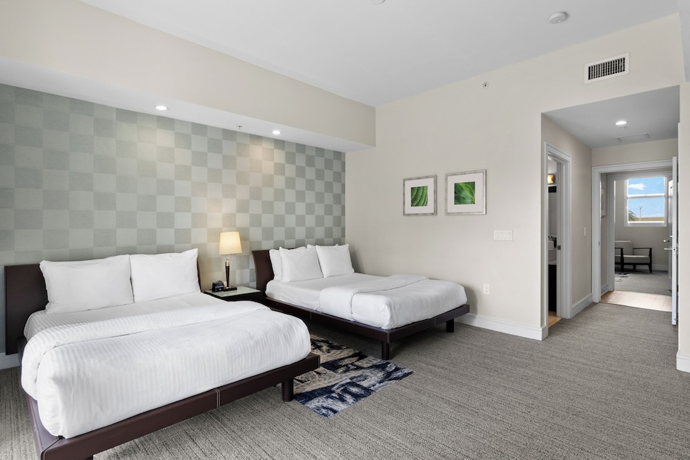 Provident Doral At the Blue Hotel 17/72