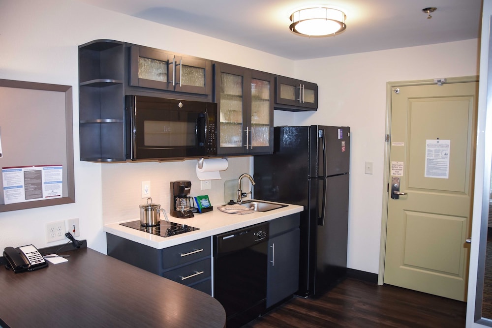 Candlewood Suites Columbus-Northeast 22/25