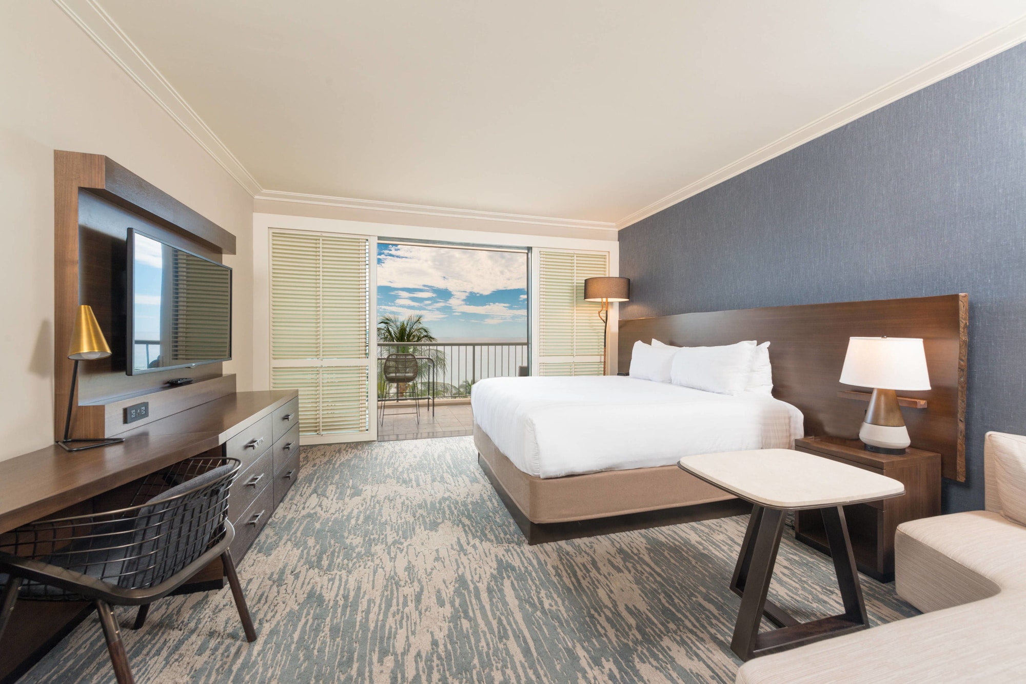 Ocean, Premier, King Bed, Ocean View, Balcony