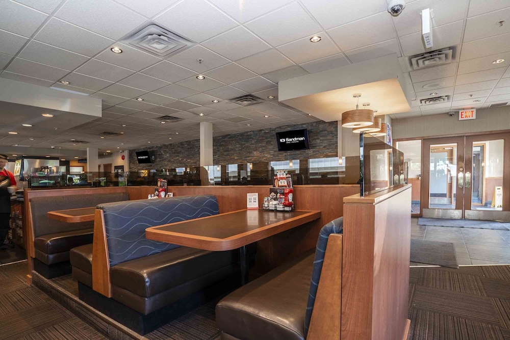 Sandman Hotel Penticton 41/49