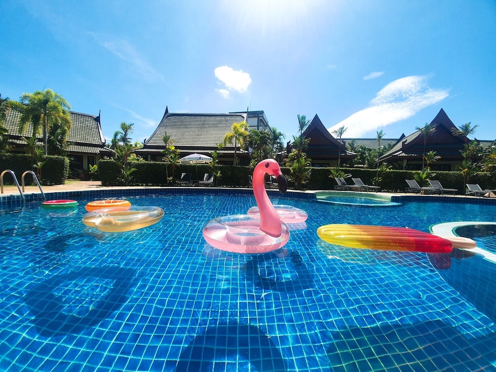 Airport Resort And Spa 51/69