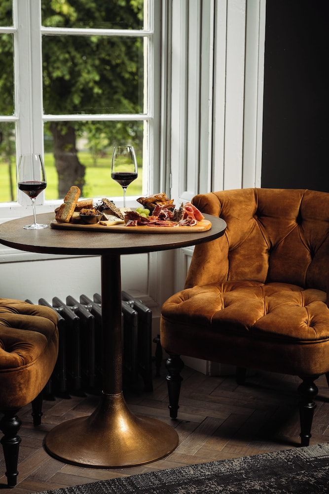 The Regency 35/49