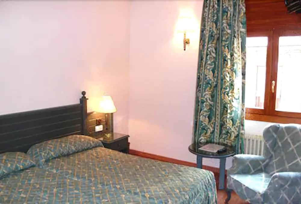Hotel Sant Jordi by Alegria 12/31
