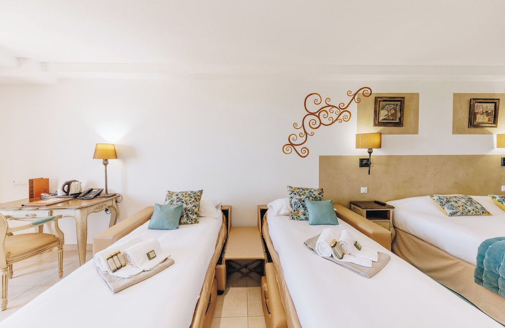 BOUTIQUE HOTEL LIBERATA 37/50