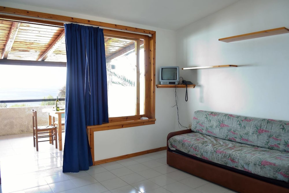 Cala Petrosa Resort. 32/55