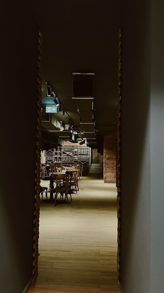 Epigraph Design Hotel 56/61