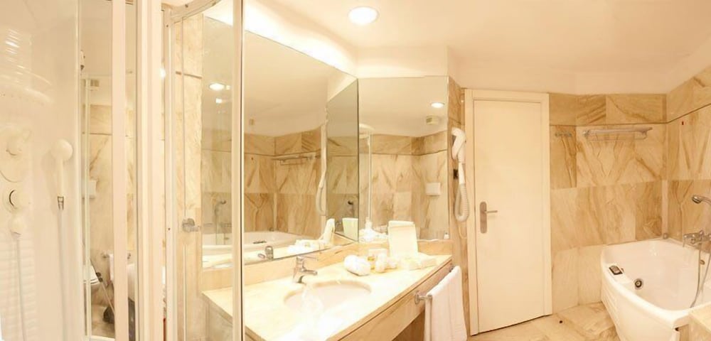 Circeo Park Hotel 48/50