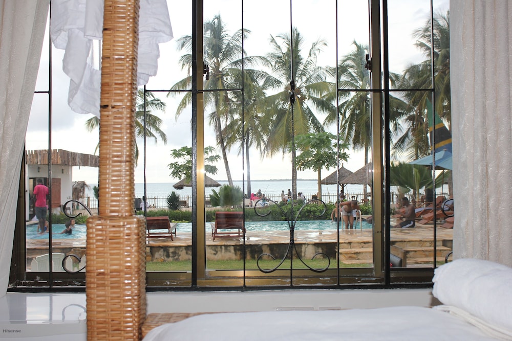 Villa Dahl Beach Resort 32/50