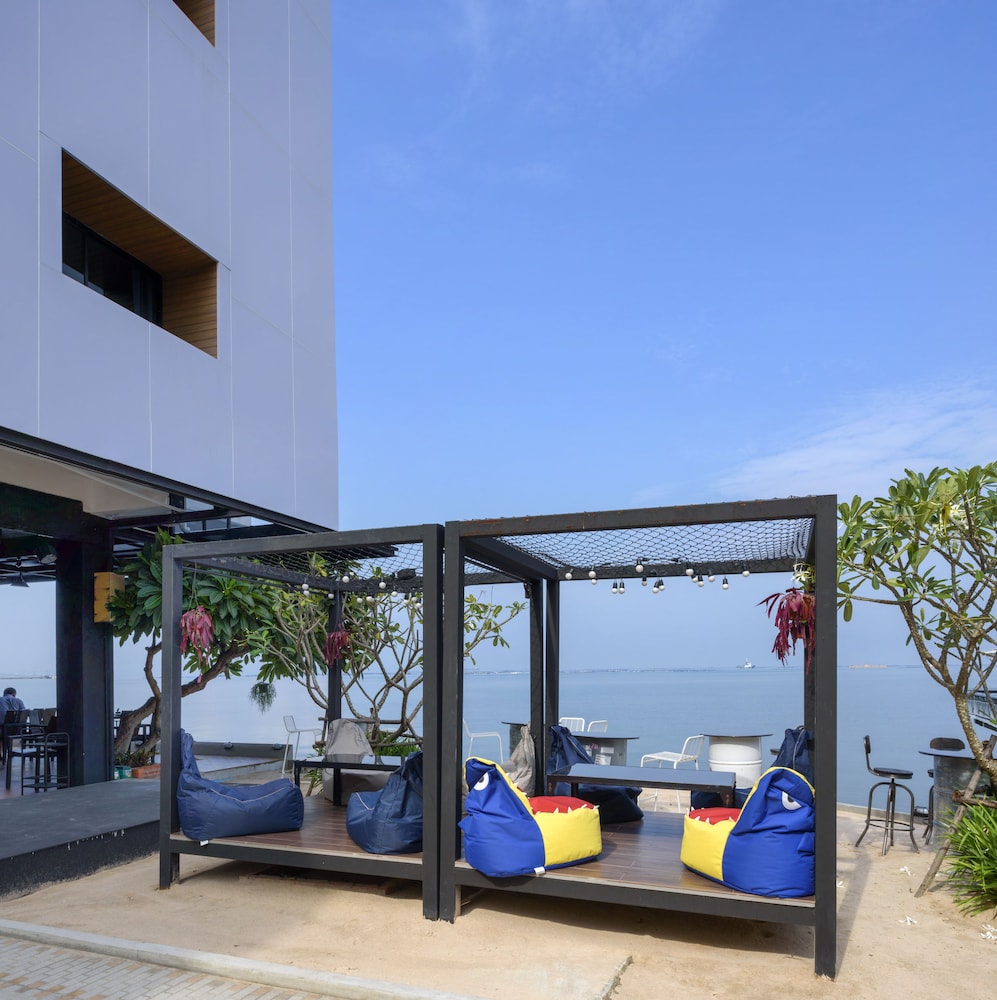 The Loft Seaside Sriracha Hotel 62/68