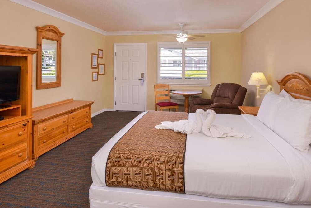 Cayucos Beach Inn 43/64