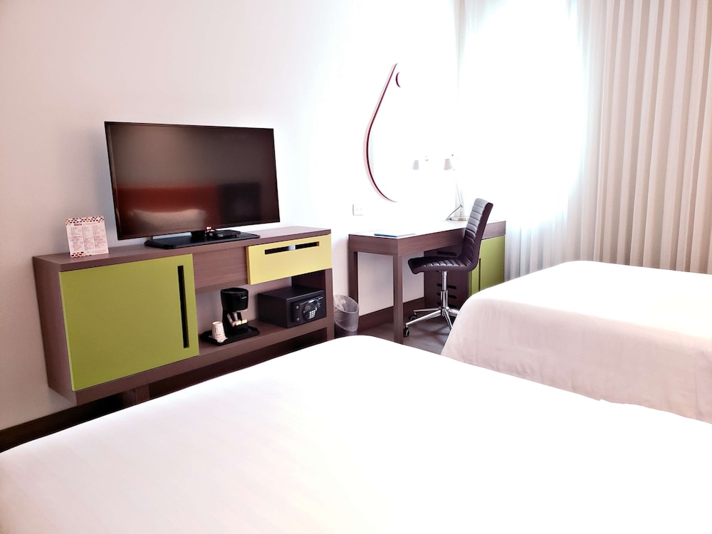 Hampton by Hilton Bucaramanga 11/43