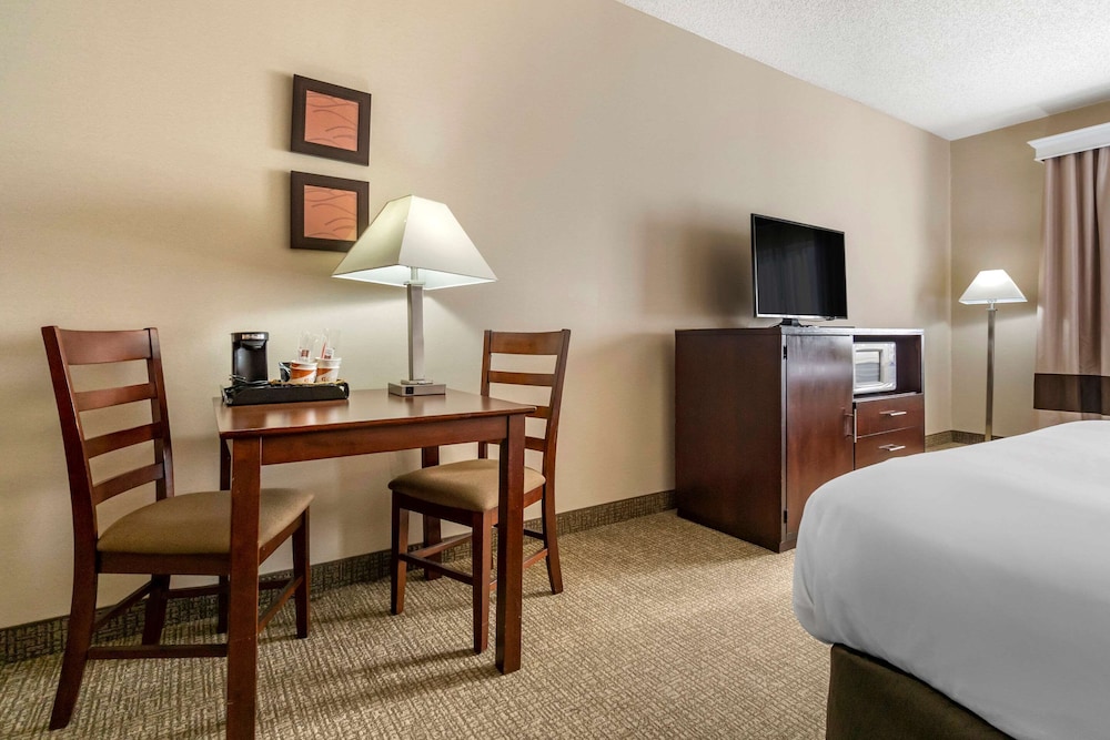 Comfort Inn & Suites Seattle North 14/33