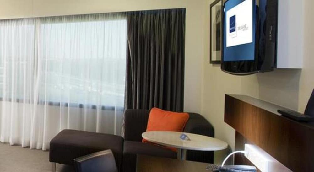 NOVOTEL BRISBANE AIRPORT 36/50