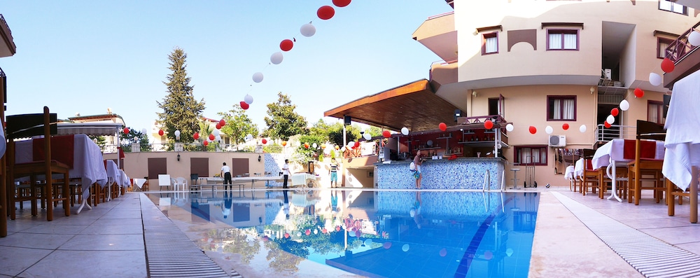 Himeros Beach Hotel 4/35