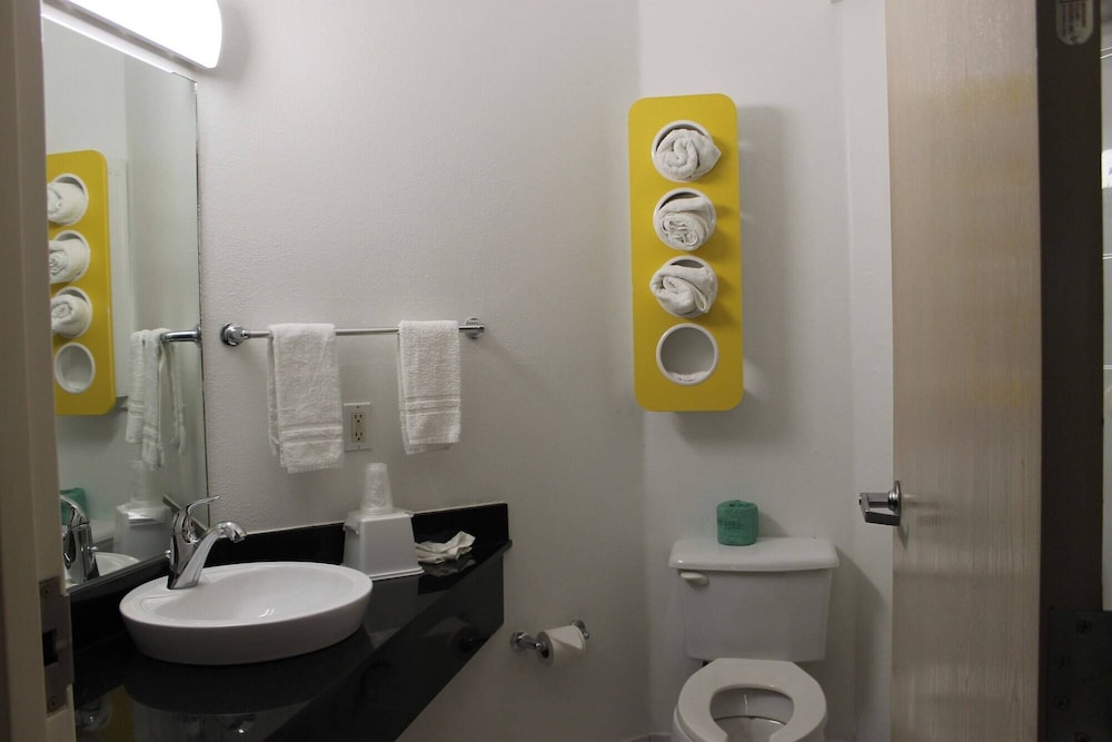Motel6 Terrell, TX 51/58