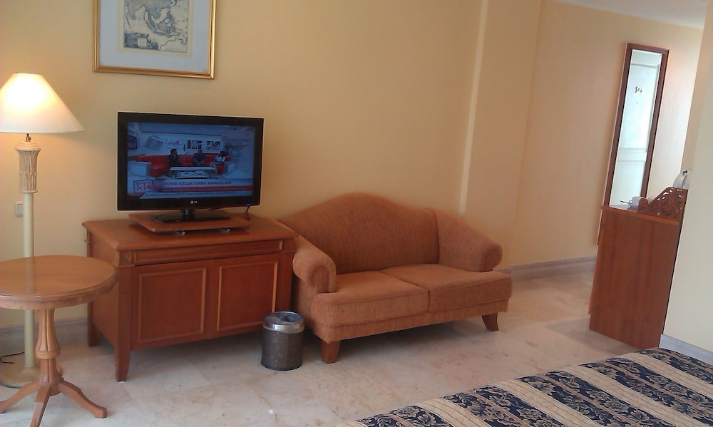 Resor Tuban Tropis 20/30