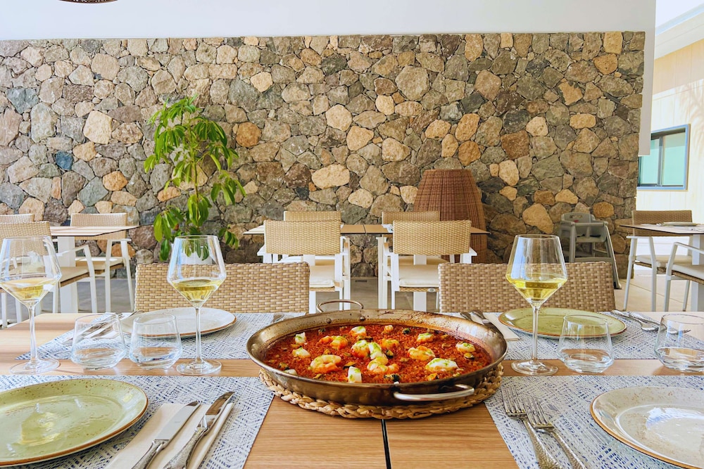 Resort Cordial Santa Agueda and Perchel Beach Club 63/79