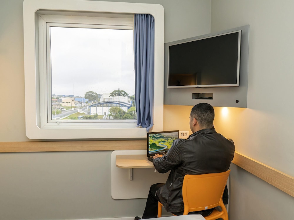 Ibis Budget Curitiba Aeroporto 58/65