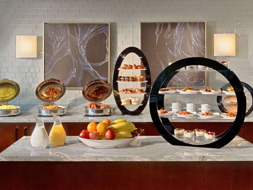 Royal Sonesta Houston Galleria 43/57