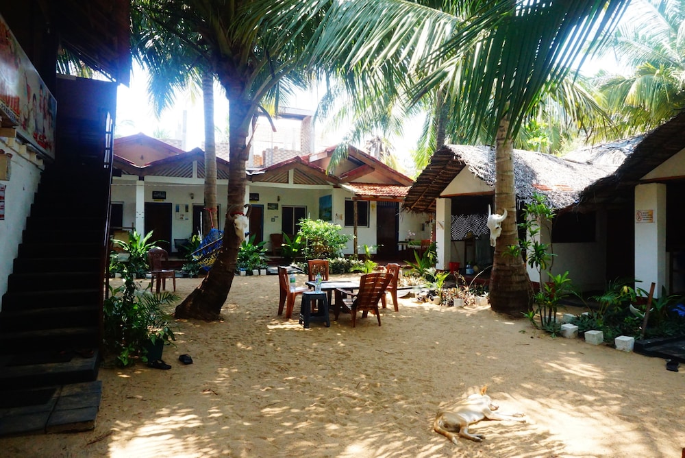 Star Rest Beach Hotel Arugambay 47/50