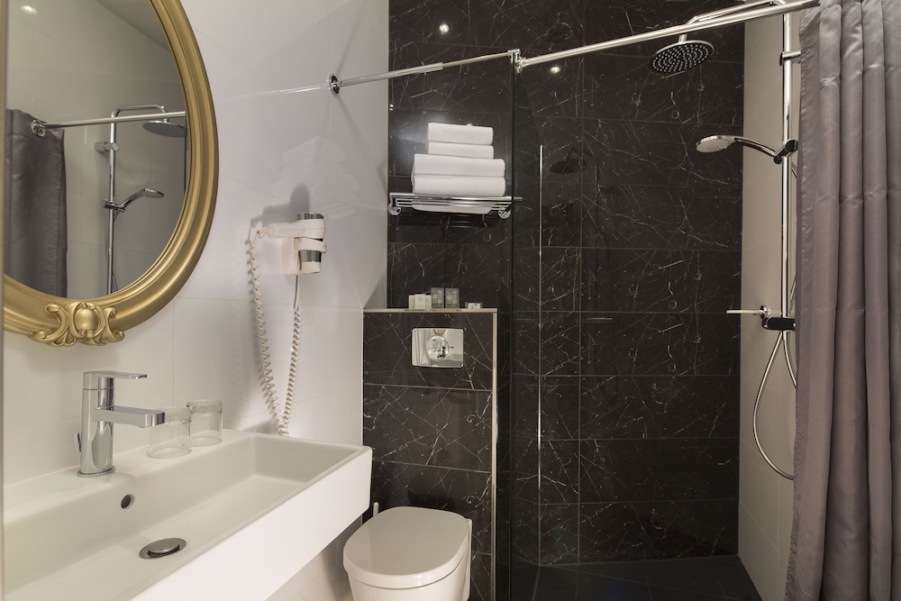 Hotel Montparnasse Saint Germain 11/76
