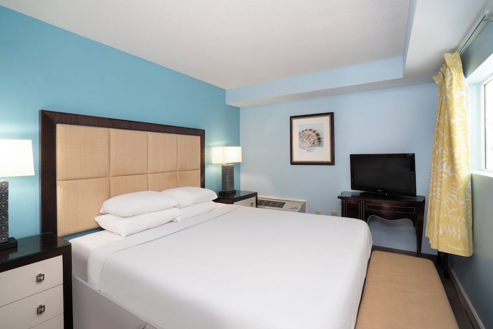 DELUXE, SUITE, MULTIPLE BEDS, OCEAN FRONT