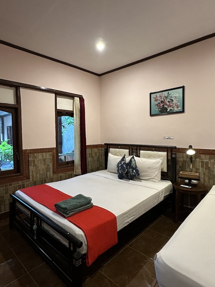 2 BEDROOMS, FAMILY, TRIPLE, GARDEN AREA
