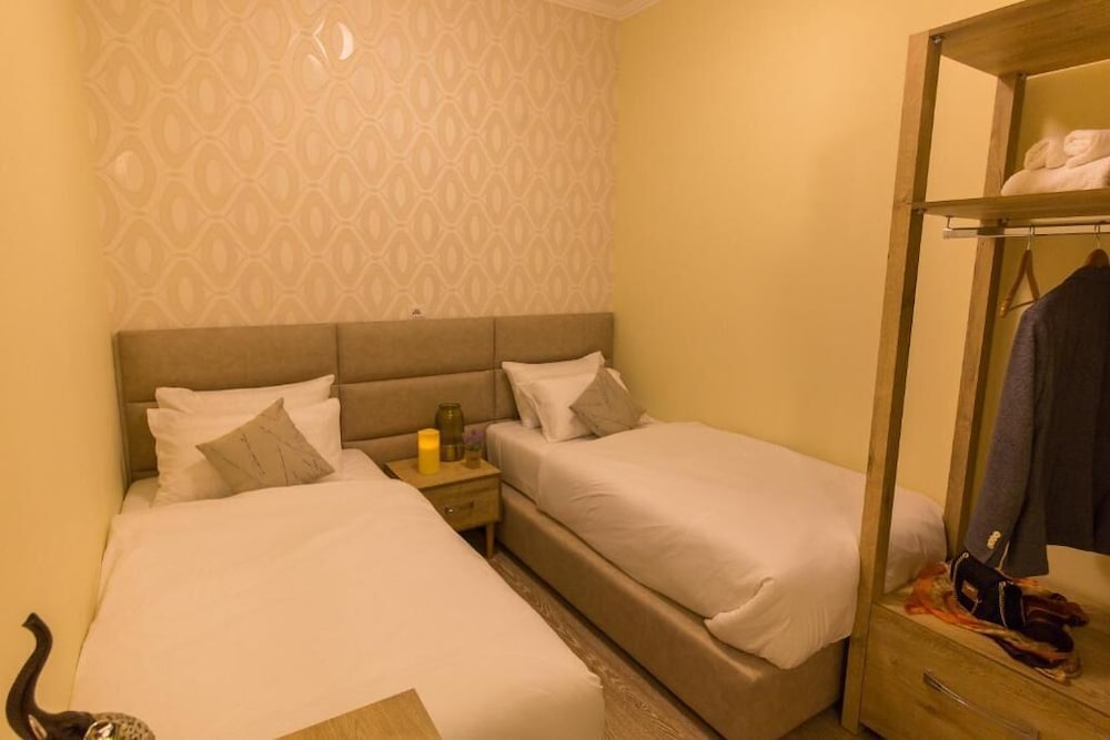 ECONOMY, DOUBLE OR TWIN BED