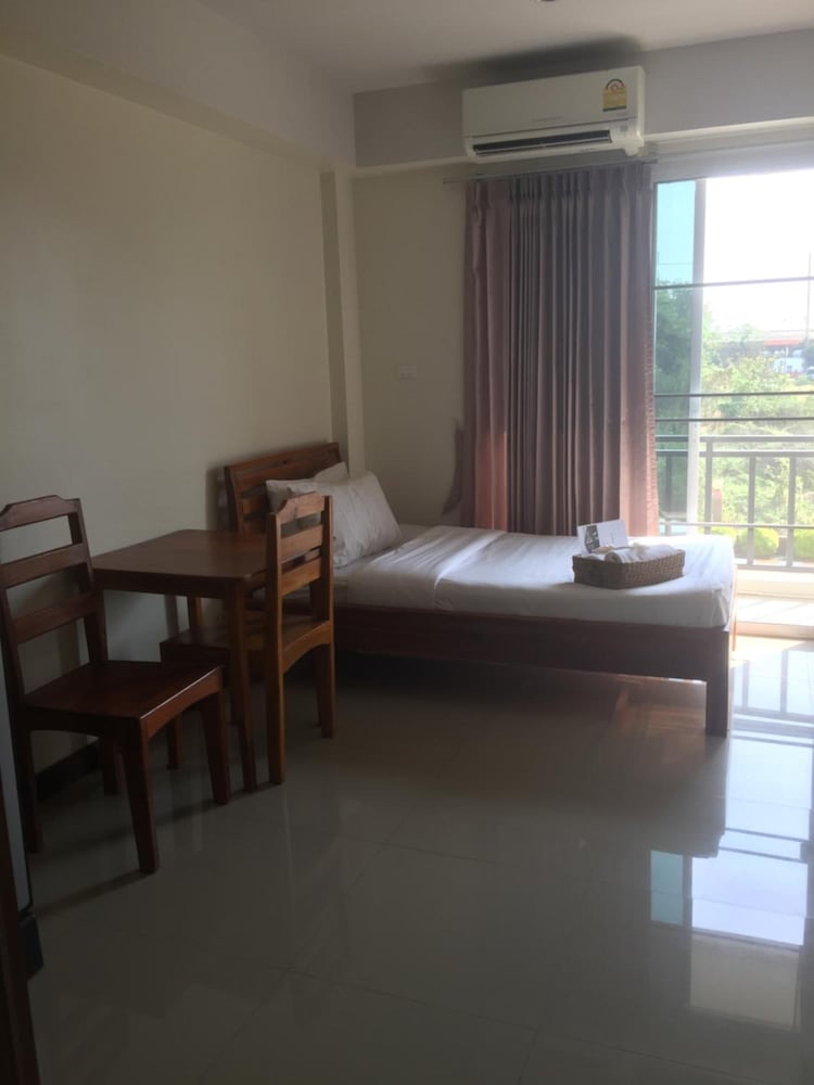 Grand Lopburi Hotel 6/30