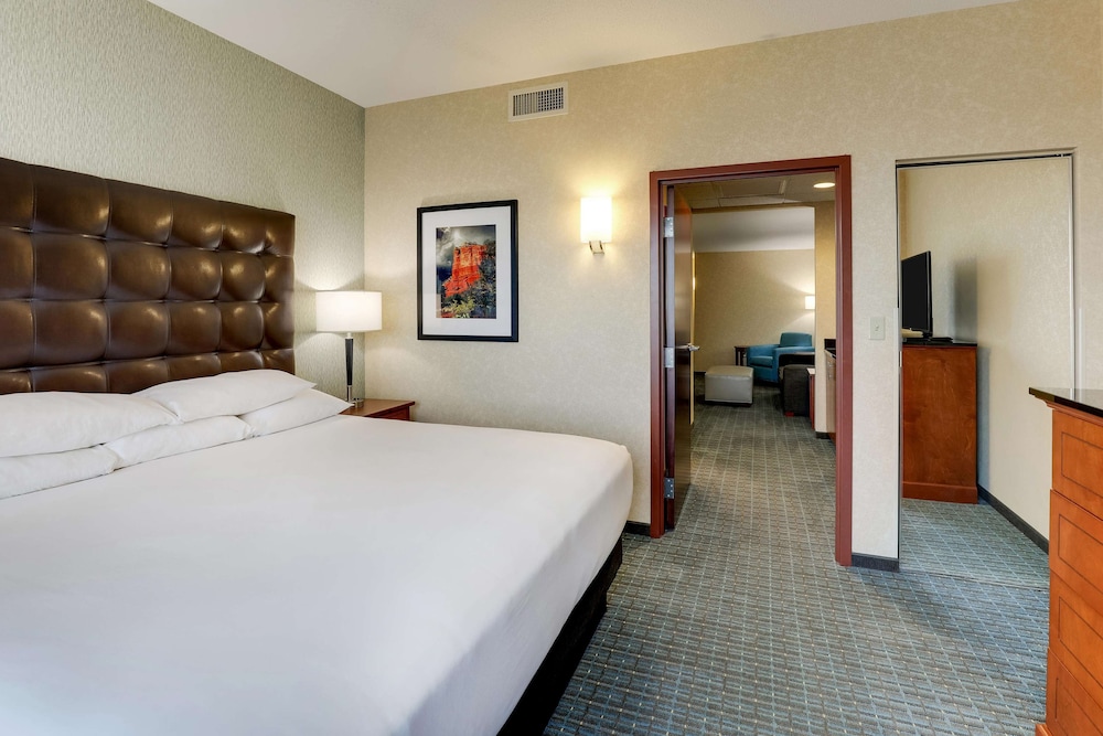 Drury Inn and Suites Phoenix Chandler Fashion Center 6/50